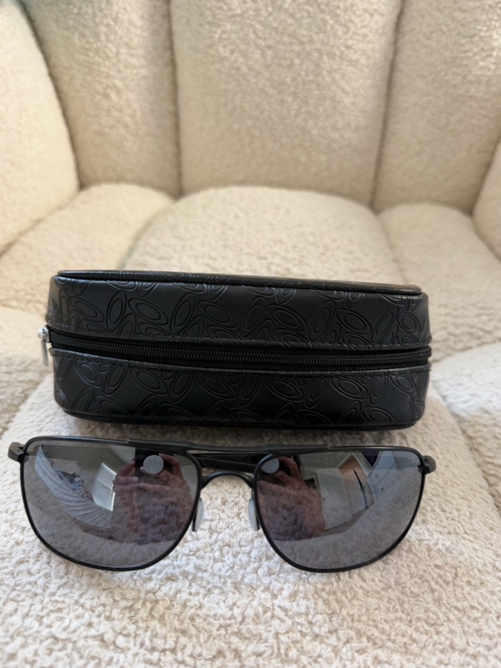 Oakley Black Men's Sunglasses with Black Zip Case